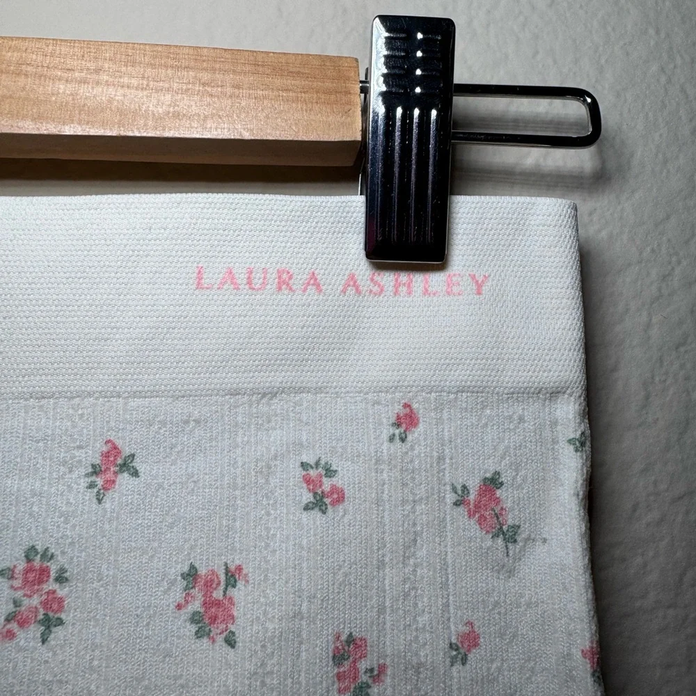 Laura Ashley Large Cami with matching shorts 4 pieces Pj Set